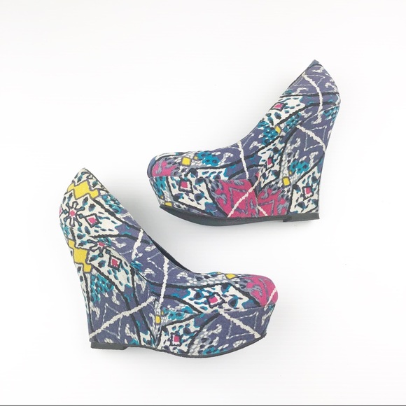 Steve Madden Pammy Tribal Multicolor Wedge 8.5M - Picture 1 of 8